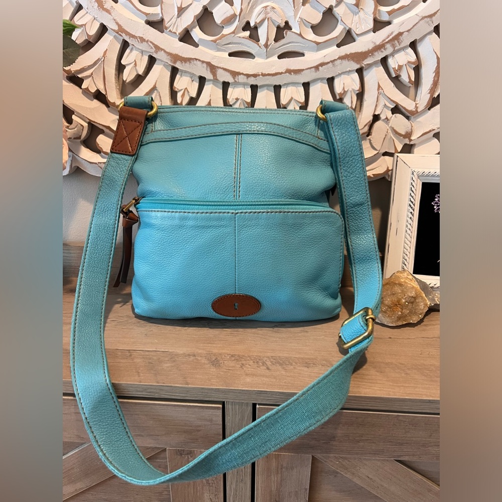 Fossil Morgan Travler crossbody. Teal color.